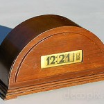 Lawson - possibly model 77, but with unusual wooden case